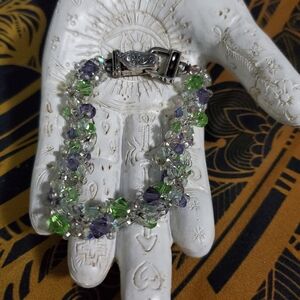 Gorgeous beaded bracelet with unique silver magnet clasp